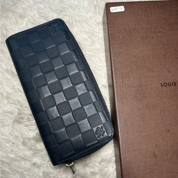 🛑 SOLD 🛑 Louis Vuitton Zippy Navy Blue Damier Infini Leather Vertical Wallet - Picture 2 of 8